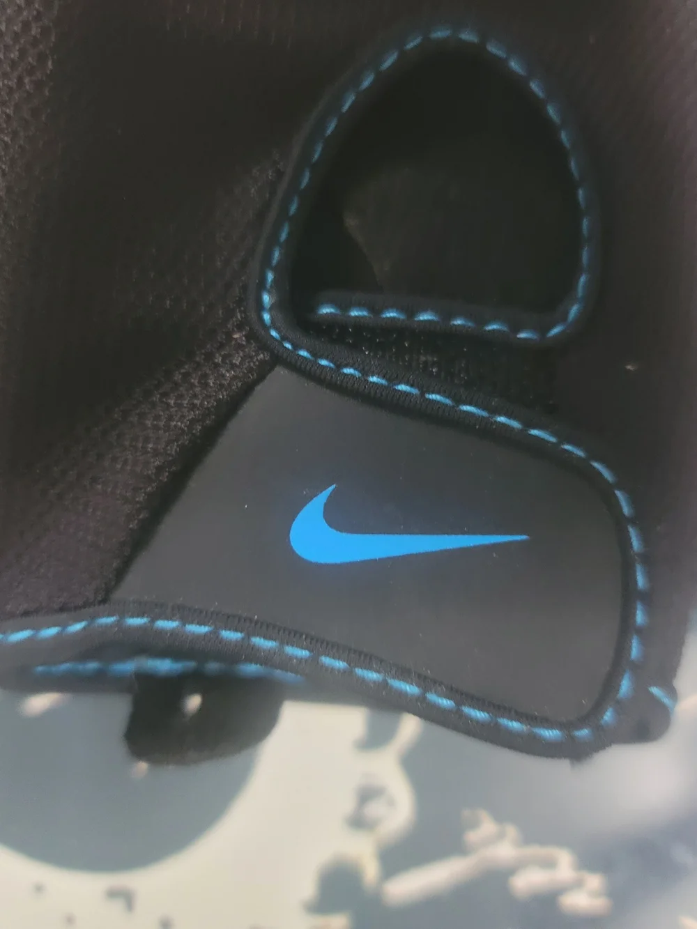 Nike Black and Blue Fingerless Workout Gloves For Lifting Gloves